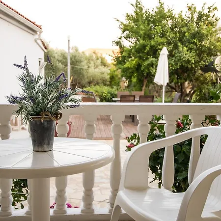 Hotel de apartamente Leonidas *